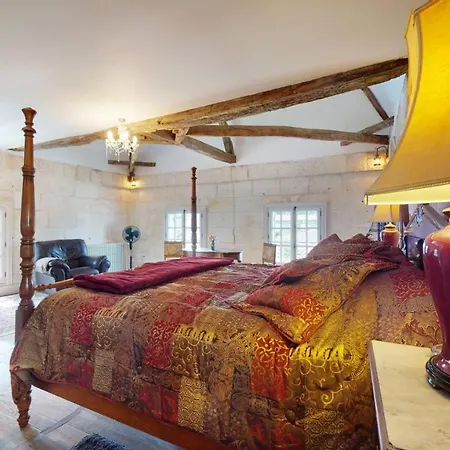 La Maison Du Senechal: Impressionant, Luxueux! Villa Bourdeilles